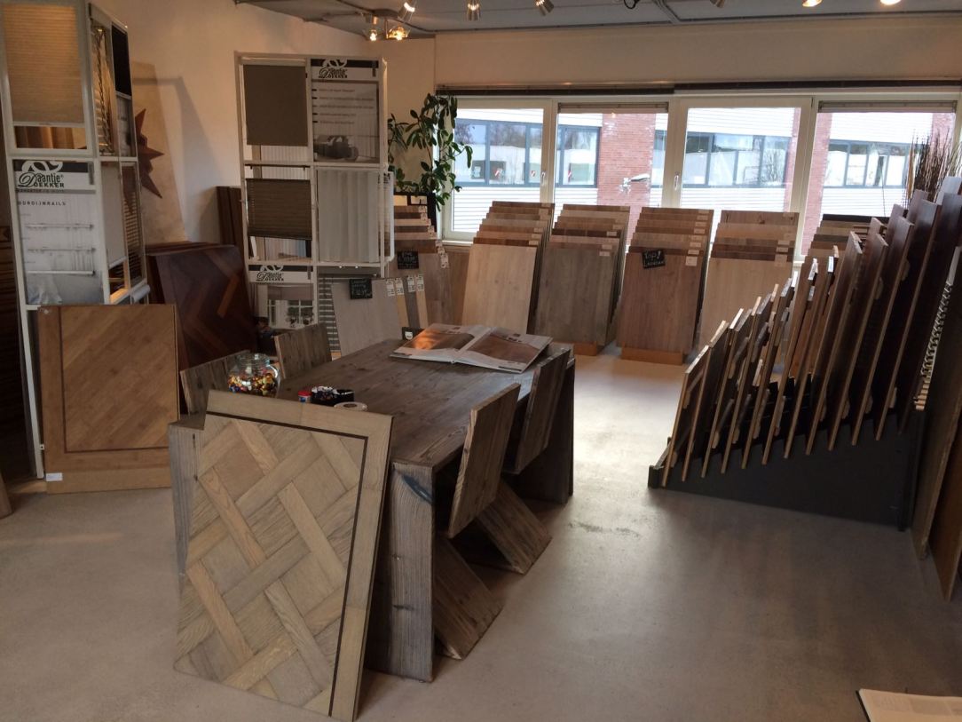 Showroom hobeau parket laminaat pvc